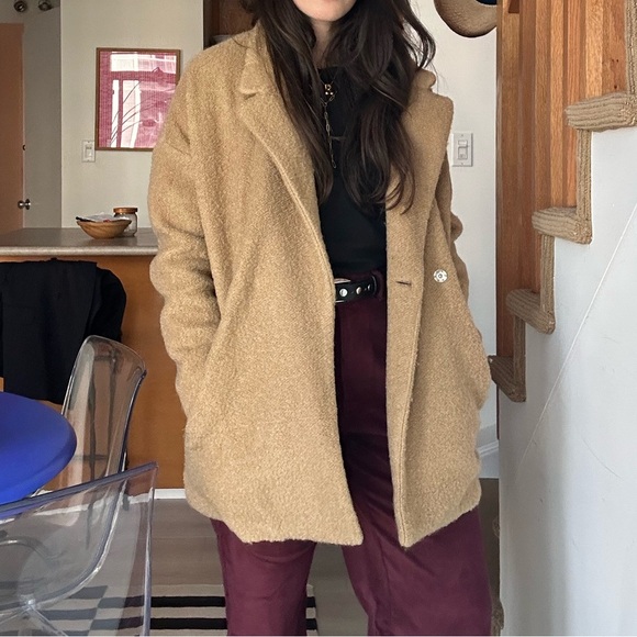 Beige winter coat size Small - Picture 2 of 9